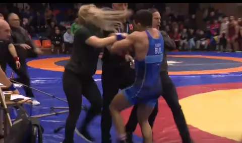 Бой на държавното по борба в Сливен: Съдийка удари кроше на състезател, майка му се намеси (ВИДЕО) - 1