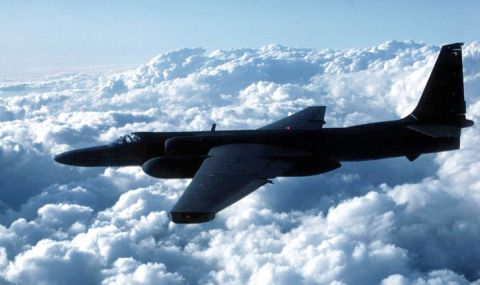 САЩ спират шпионския самолет U-2 - 1