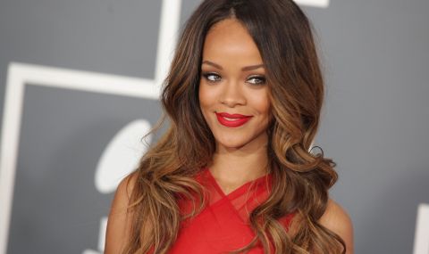 Риана пусна ВИДЕО с бебето си - 1