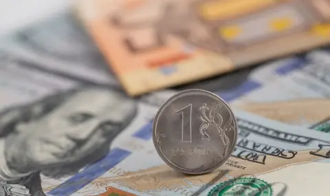 Търговията с долари и евро в Русия остава, въпреки санкциите - 1
