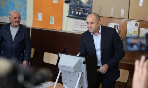 Радев: Най-важното е днес да се гласува. Очаквам най-сетне разумът и принципите да надделеят в българската политика  - 1