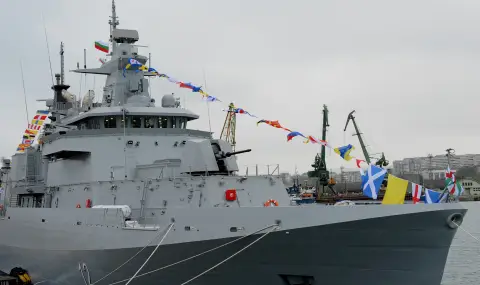 За първи път от повече от сто години патрулният кораб "Храбри" официално беше приет в състава на ВМС