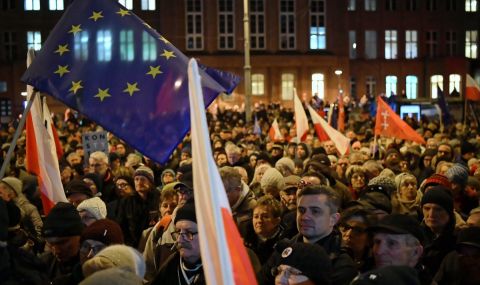 Полски медии: Време е да говорим за излизане от ЕС - 1
