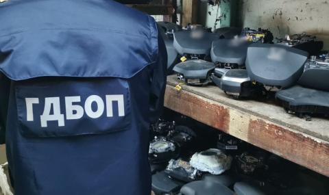 Разкриха търговци на фалшиви части за най-продаваните автомобили (ВИДЕО) - 1