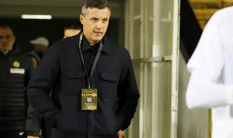 Бивш футболист на Ливърпул на проби в Локо София - 1