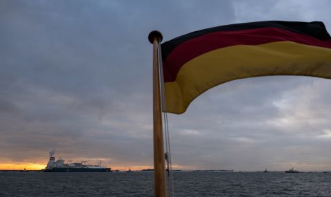 Първият американски танкер с втечнен природен газ пристигна в Германия - 1