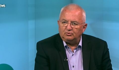 Доц. Драганов: От следващата седмица работниците ще могат да ходят на почивка с ваучери - 1