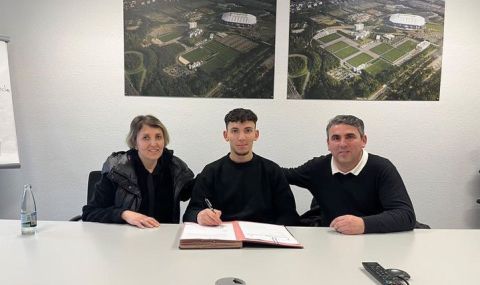Официално: Българин подписа нов договор с Шалке - 1