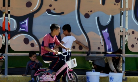 ООН призова Гърция да не задържа деца-бежанци - 1