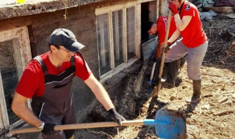 Доброволци ще разчистват наводнените карловски села през уикенда - 1