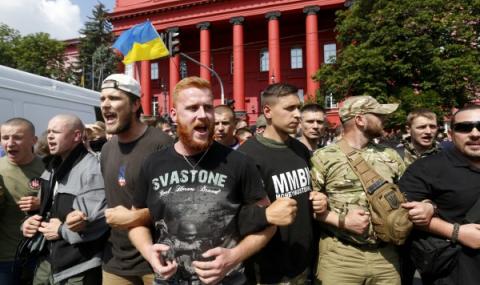 Националисти атакуваха гейове в Киев - 1
