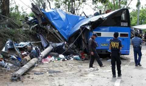 14 ученици загинаха в катастрофа във Филипините - 1