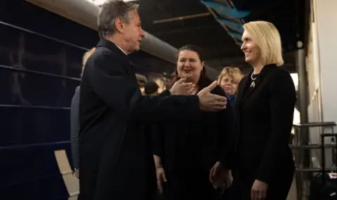 Бившата посланичка на САЩ в Украйна: Подадох оставка заради външната политика на Тръмп - 1