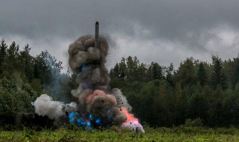Русия: Няма да се отчитаме пред НАТО къде разполагаме ракети - 1