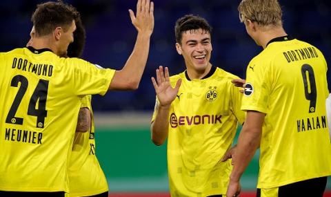 Борусия Дортмунд започна сезона с разгромна победа - 1