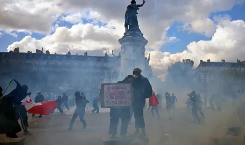 Протестиращи нахлуха в кметството на Марсилия ВИДЕО - 1