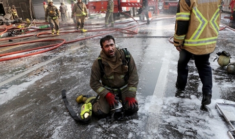 Трагедията в Техеран, отне живота на десетки огнеборци (СНИМКИ) - 1