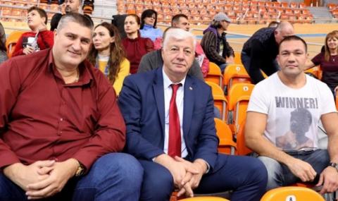 Кубрат Пулев и Любо Ганев гледаха волейболен мач заедно - 1
