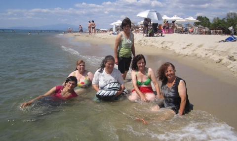 Млечинските дами превзеха плажовете на Керамоти - 1