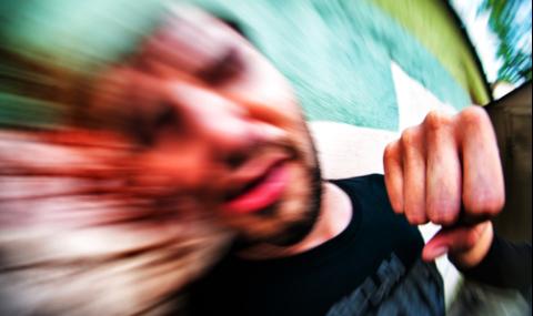 Бабаит изби два зъба на врачанин и го ограби - 1