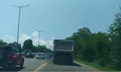 Опасен камион вилнее в Бургас (ВИДЕО) - 1