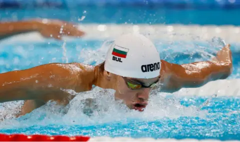 Петър Мицин и Тея Николова се класираха за финалите на Европейското първенство по плуване до 23 години - 1