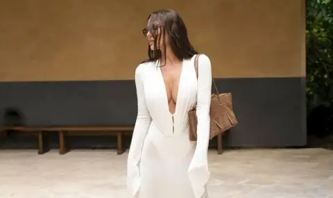 Николета Лозанова разпали страстите в асансьора - 1