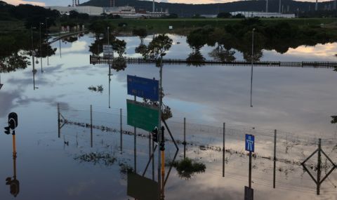 Най-малко 14 загинали при наводнения в Йоханесбург - 1