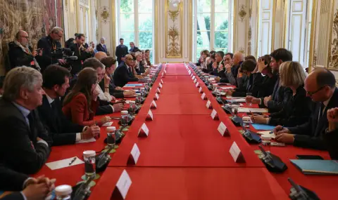 France saves money by cutting pensioners  - 1