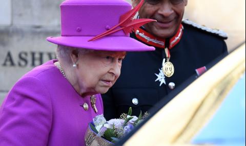 Трагедия почернила живота на Кралица Елизабет Втора - 1