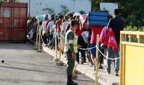 Хиляди венецуелци преминаха границата с Колумбия - 1