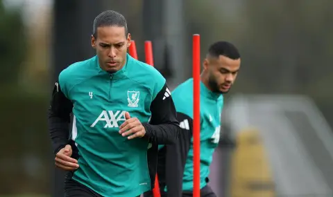 Капитанът на Ливърпул скочи на Рууни и защити Арне Слот - 1