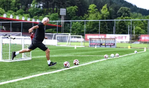 Христо Стоичков ще играе мач в Парма - 1