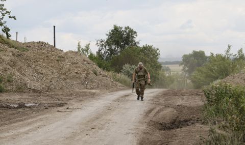 Русия е извършила над 100 ракетни и 430 въздушни удара миналата седмица - 1