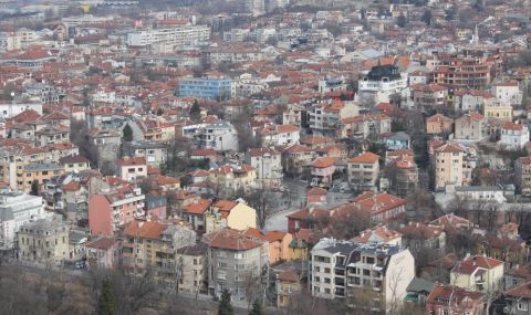 По-малко сделки с имоти в голям български град - 1