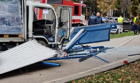 Очевидци на катастрофата в София: Камионът мина през тялото на момичето - 1