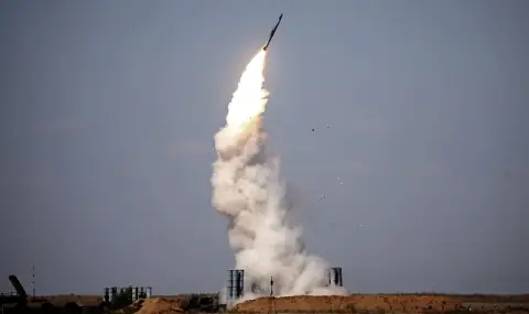 Перфектна атака! Украинската армия най-вероятно е свалила руския А-50 със собствена ракета С-300 - 1
