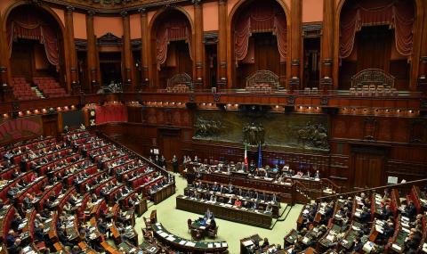 Италия с референдум за намаляване на депутатите - 1