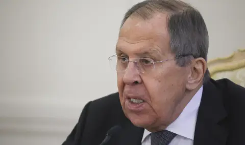 Lavrov: The world is in a stupor after the phone call between Putin and Trump  - 1