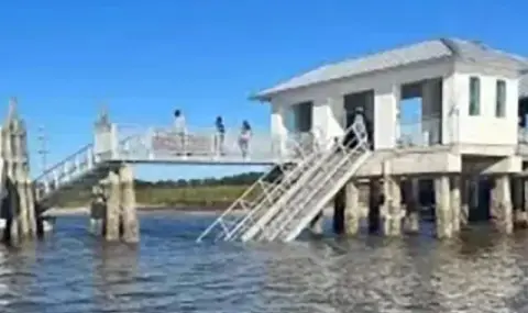 At least seven people died after a pier collapsed in the US state of Georgia VIDEO  - 1