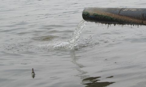 РЗИ – Варна: Няма замърсяване на морската вода заради пробития тръбопровод - 1