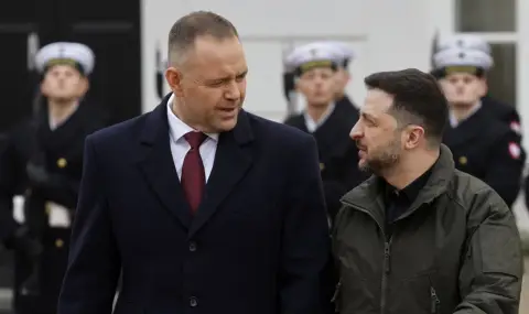 Ултиматум: Полша може да отнеме от Зеленски връченото му най-високо държавно отличие - 1