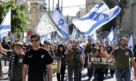Напрежение в бойните редици! Стотици елитни офицери резервисти от израелската армия протестират срещу плановете на Нетаняху - 1