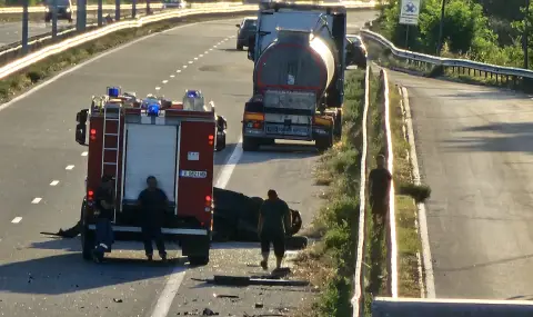Седем души пострадаха при катастрофа край ямболското село Крумово, ранени са две деца - 1