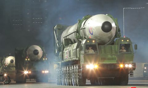 Северна Корея изстреля балистична ракета и 170 артилерийски снаряда - 1
