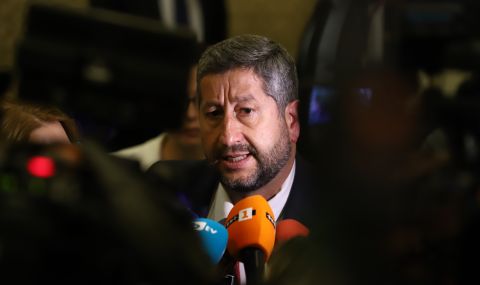 Депутатите влизат отново в зала, търсят се варианти за избор на председател на НС  - 1