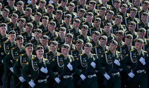 Половината армия на Русия е ликвидирана в Украйна, каза американски адмирал - 1