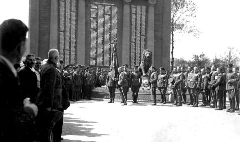 В София възстановяват Мемориала на Желязната дивизия пред НДК - 1