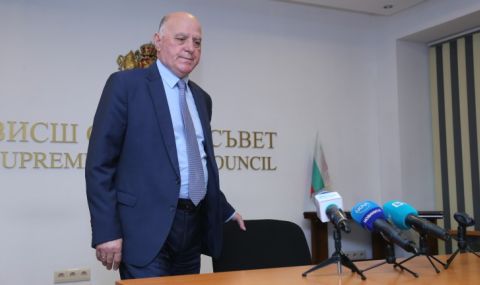 Боян Магдалинчев: Конституцията е фундамент на нашата демократична и правова държава - 1