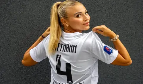 Безпрецедентен скандал разтърси футбола: снимали състезателки голи под душа години наред - 1